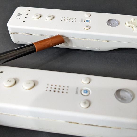 Genuine Nintendo Wii Wireless Remote Controllers OEM (Lot of 2) Tested Working - Picture 7 of 12